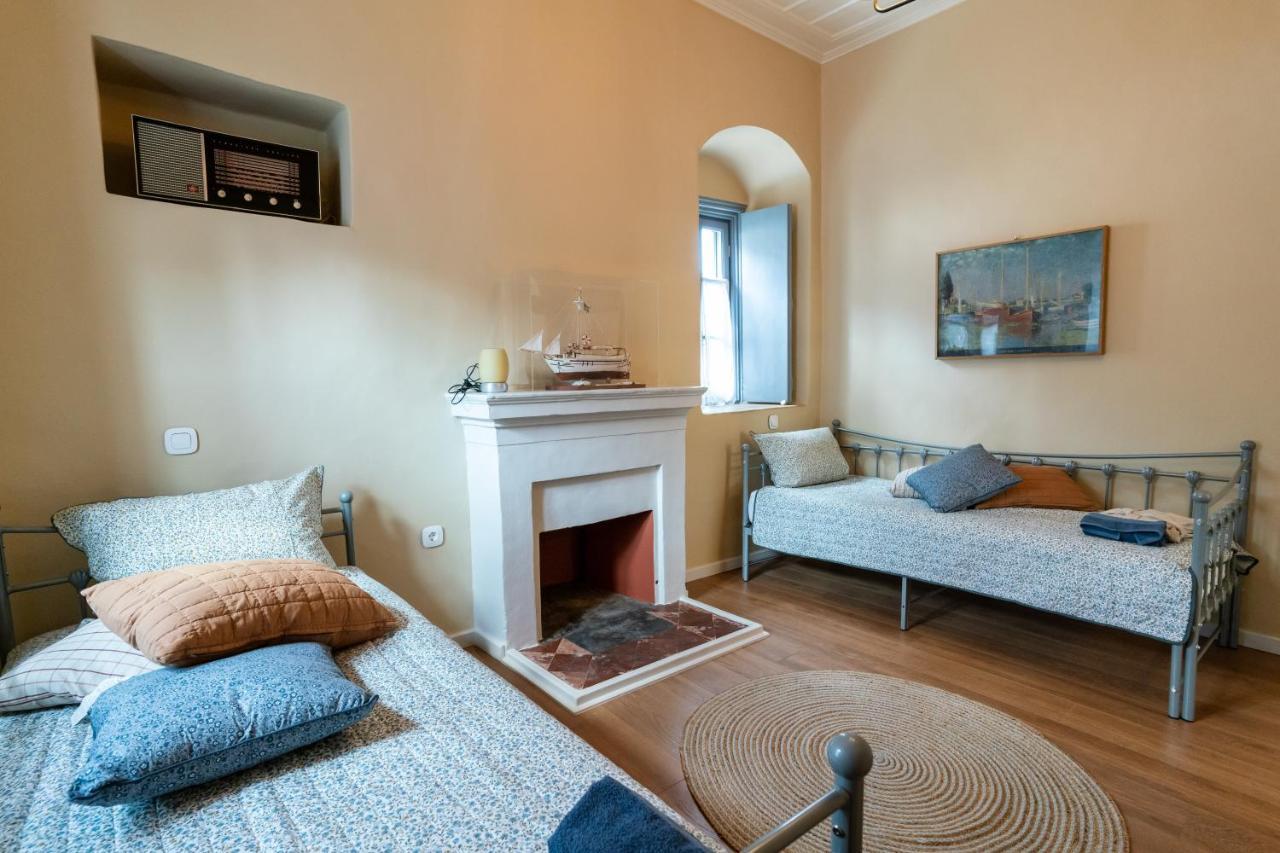 Englezena'S Guesthouse Leonidio Bagian luar foto