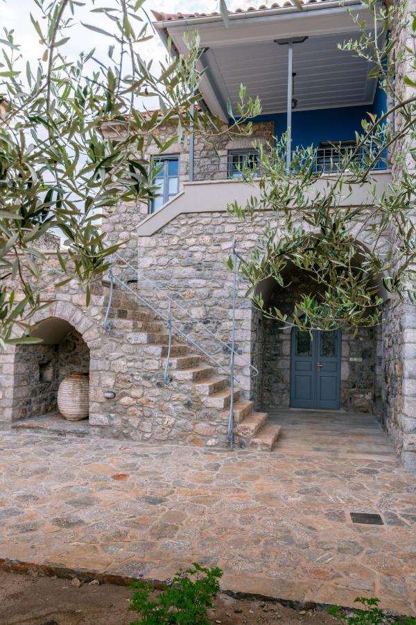 Englezena'S Guesthouse Leonidio Bagian luar foto