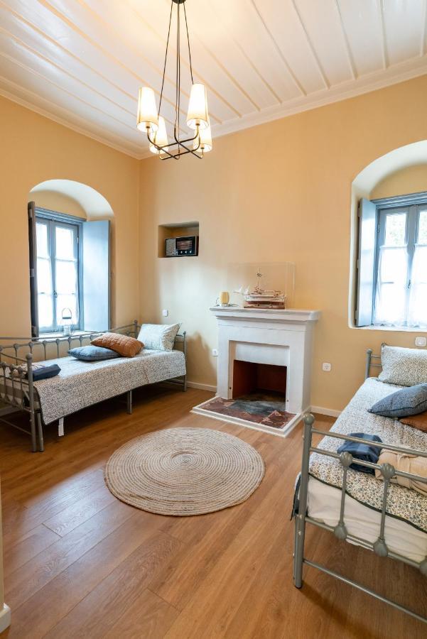 Englezena'S Guesthouse Leonidio Bagian luar foto